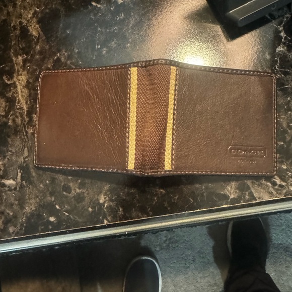 Classic Coach men’s wallet leather with cloth - Picture 4 of 4